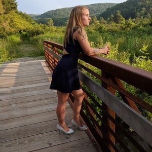 Blue dress 👗 and heals!!